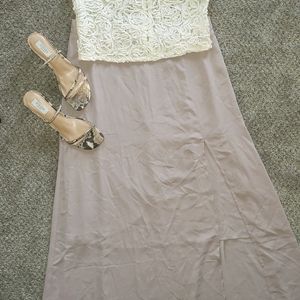 High-waisted flowy skirt